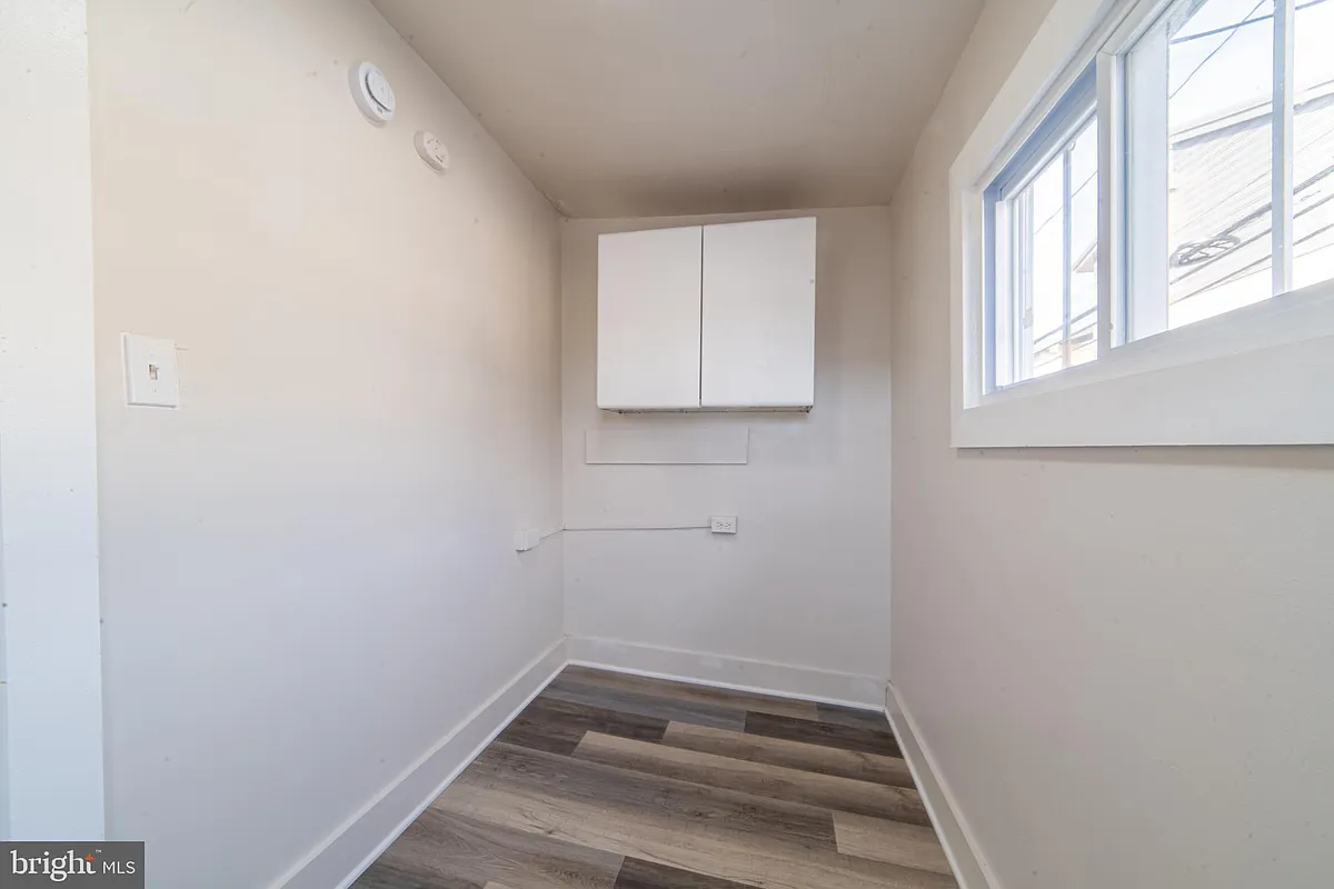 Building Photo - 21 N Laclede Pl