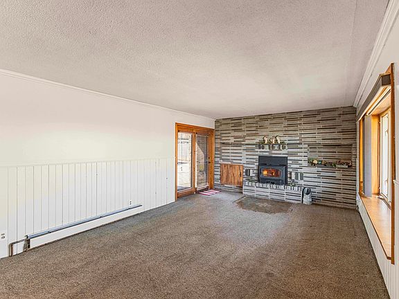 4th image of 2604 Hilltop Dr