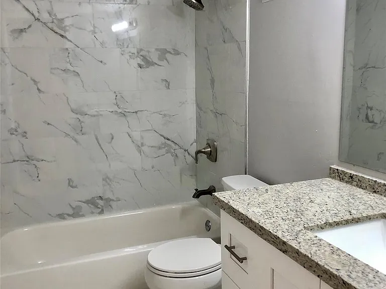 500 NE 2nd St #215 — Photo 12