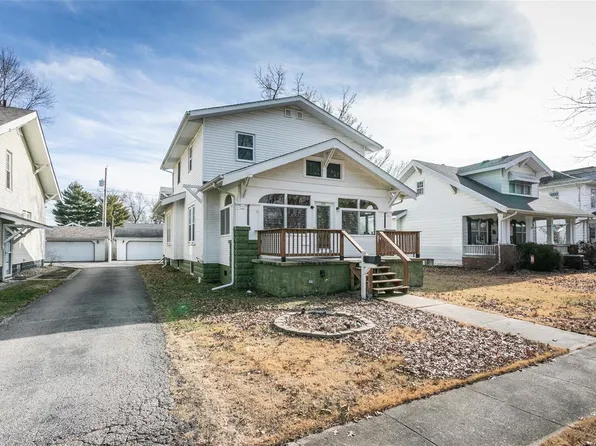 208 Park Ave, Gillespie, IL 62033