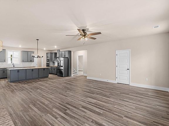 2nd image of 160 Loyd Rd