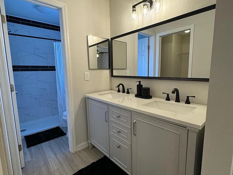 4020 E Louisiana Ave — Photo 13