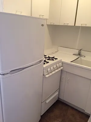 Rented by Acacia Realty | media 10