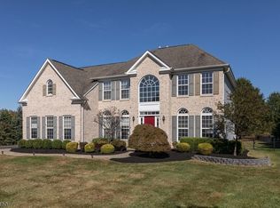 6 Whitehouse Way, Ringoes, NJ 08551