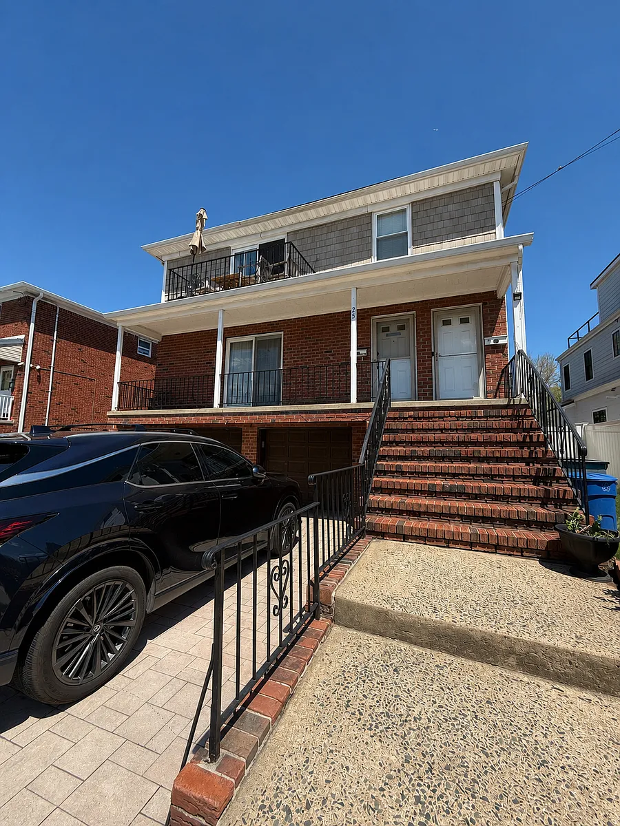 Building Photo - 25 Spring St #A