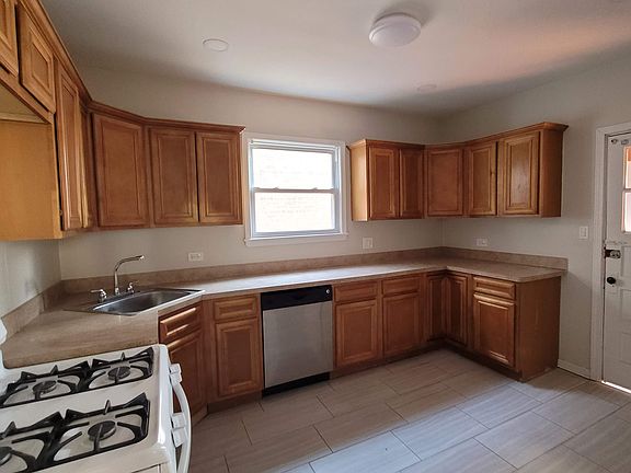 2nd image of 7936 S Calumet Ave #2