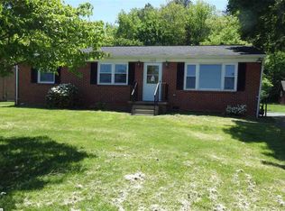 112 S Winchester Ave, Waynesboro, VA 22980