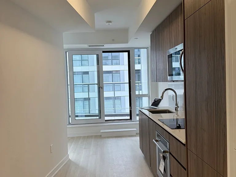15 Richardson St #408 — Photo 5
