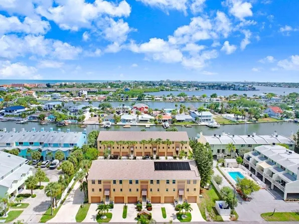 314 Windrush Blvd APT 12, Indian Rocks Beach, FL 33785