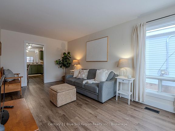 5th image of 140 Greenwood Ave