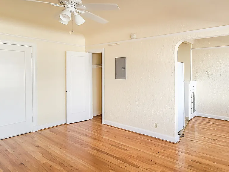 Rena Villa - Portland Oregon - One Bedroom - Living Room