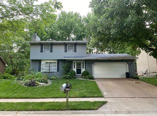 3040 Willow Dr, Bettendorf, IA 52722