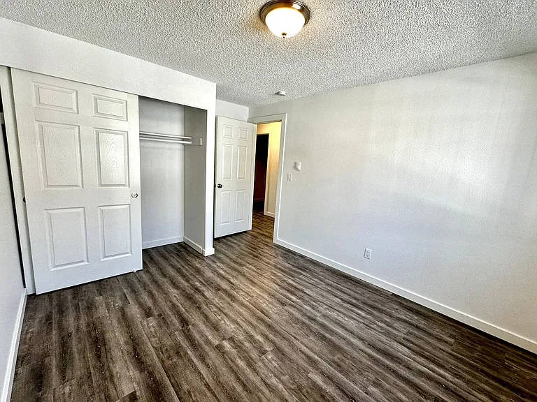 Wright Park Apartments — Photo 20