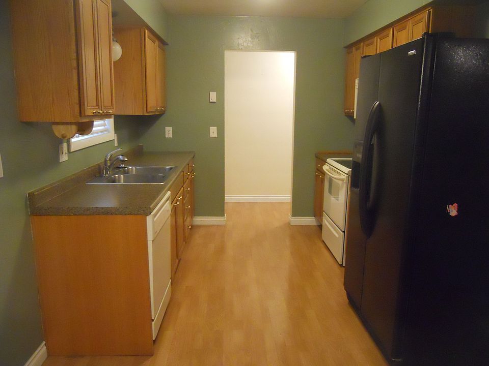 Kitchen with dishwasher