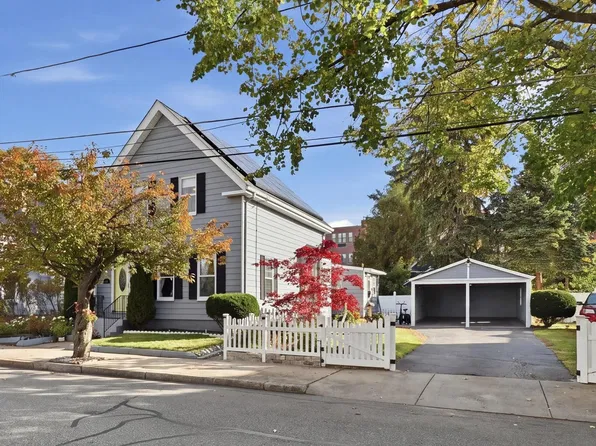 35 Everett St, Medford, MA 02155