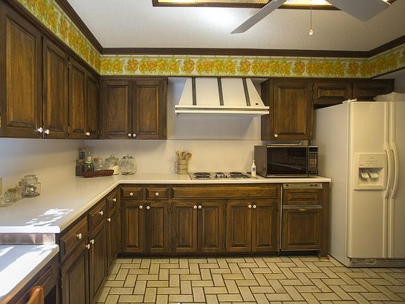 4th image of 303 Wickford Way