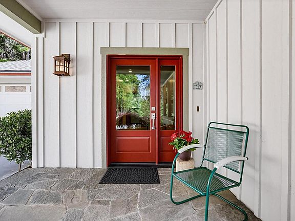 3rd image of 13636 Vincent Ct