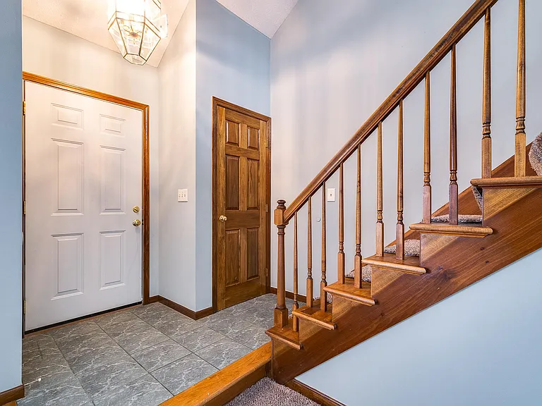 230 N Gebhart Church Rd — Photo 3