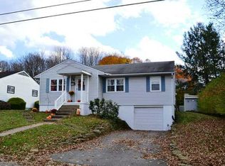 107 Fairlawn Blvd, Zelienople, PA 16063