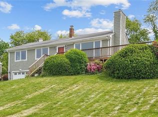 9 Algonquin Dr, Middletown, RI 02842