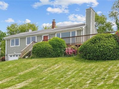 9 Algonquin Dr, Middletown, RI, 02842