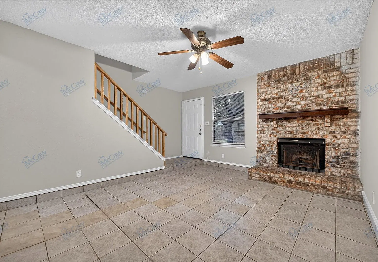 2 bed, 1.5 bath, $1,400 — Photo 2