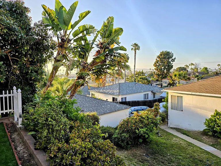 4661 Newport Ave — Photo 15