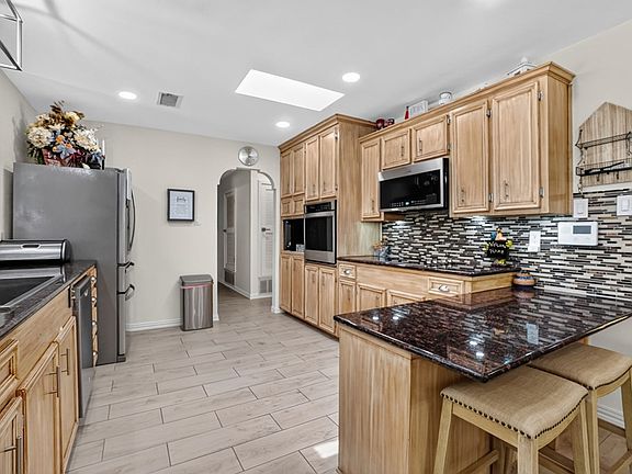 5th image of 3501 W Wadley Ave