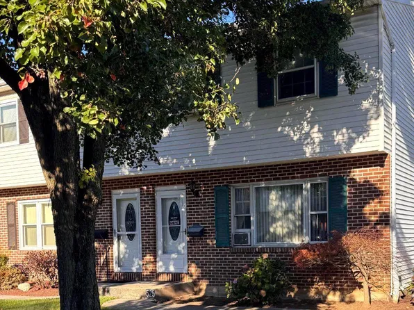 525 E Linden St, Fleetwood, PA 19522