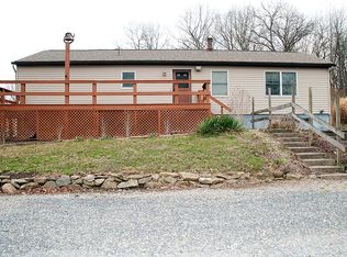 196 Oak Knoll Rd, Hookstown, PA 15050