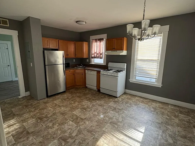183 Center St #2 — Photo 1