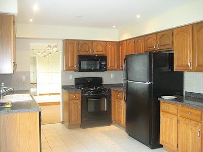 4th image of 21012 W Bloomfield Dr