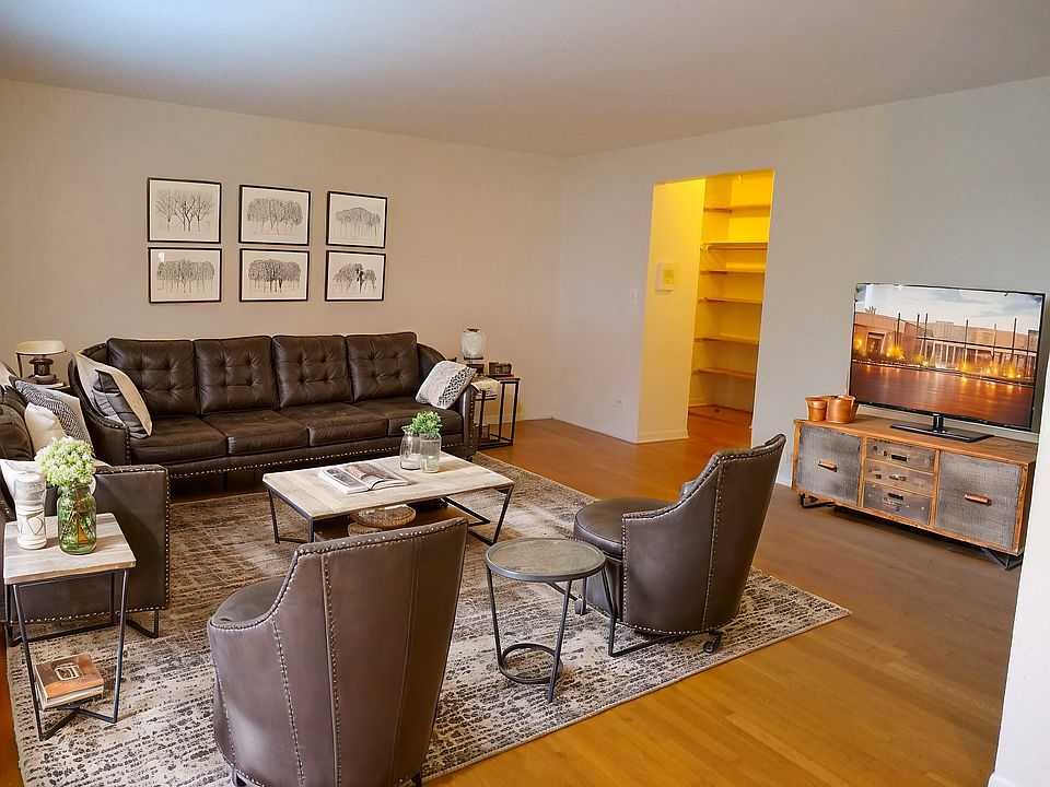 1st image of 1545 W Pratt Blvd APT 304