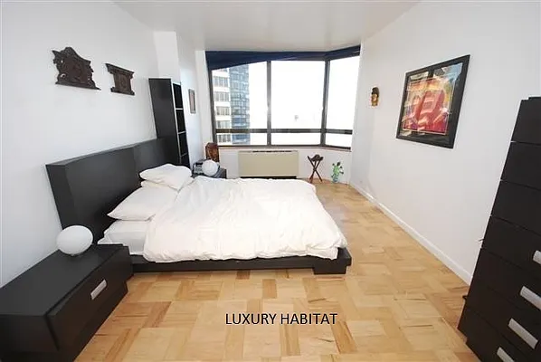 Rented by Luxury Habitat | media 35