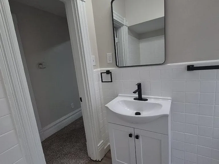 729 Hill Ave — Photo 4