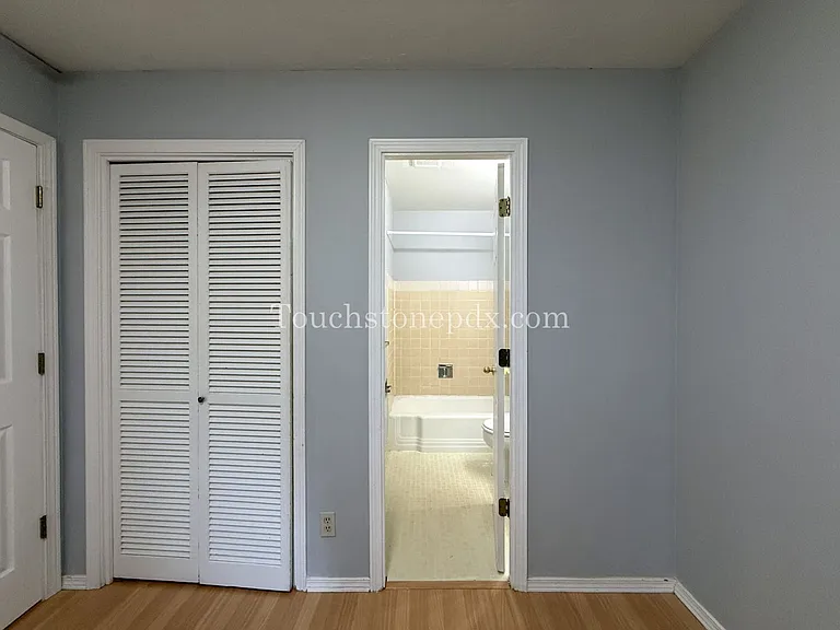 2424 NW Kearney St #15 — Photo 16