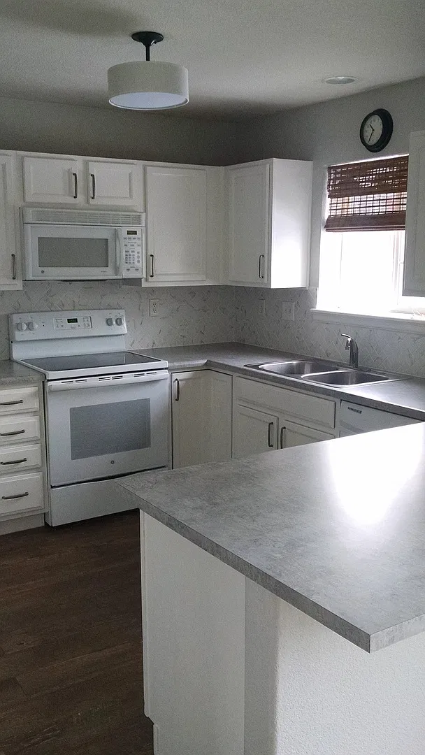Great Like New Townhome in West Greeley! Close to schools, shopping with quick access to Hwy 34. — Photo 2