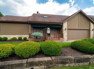 15 Colony Park Dr, Troy, OH 45373