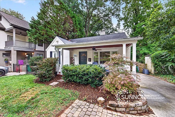3 bed, 2.0 bath, 1628 sqft, $2,975 — Photo 2
