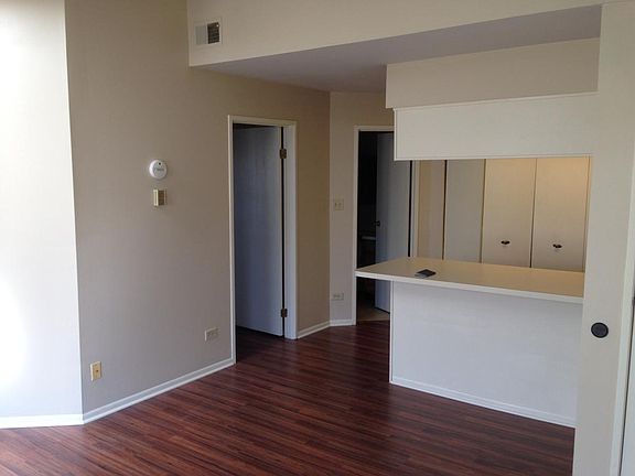 5th image of 1303 Wyndham Dr APT 208
