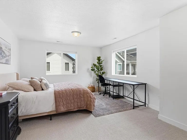 3332 W 3745 S — Photo 13