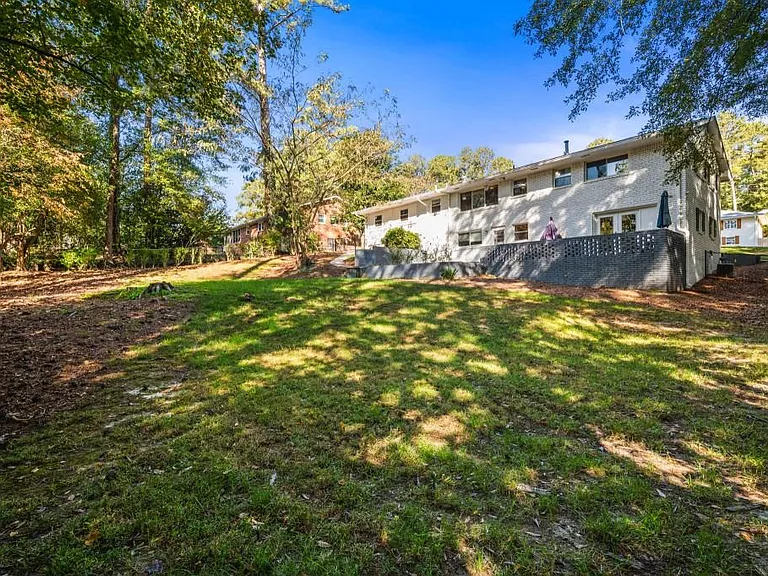 2604 Sunny Ln SE — Photo 32