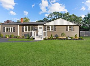 10 Brookside Dr, North Kingstown, RI 02852
