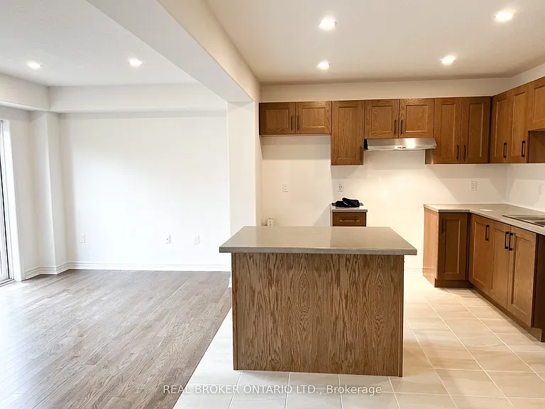 119 Mullin St — Photo 6