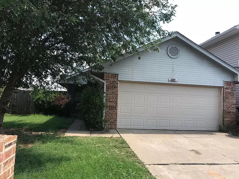 9744 Mayview Ct — Photo 1