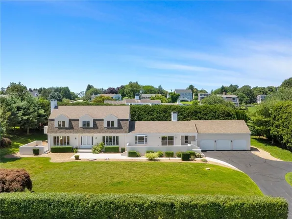 95 Holman St, Portsmouth, RI 02871