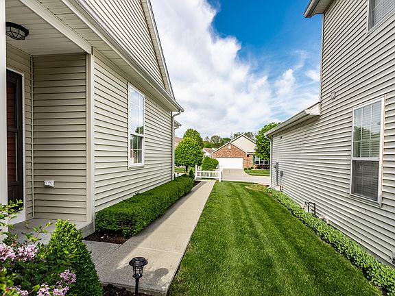 3rd image of 1041 Lincoln Park East Dr