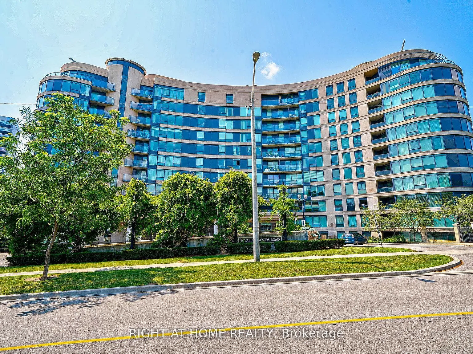 2 bed, $2,750 — Photo 2