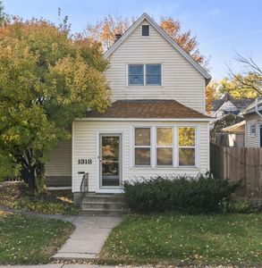1318 Taylor Ave, Saint Paul, MN, 55104