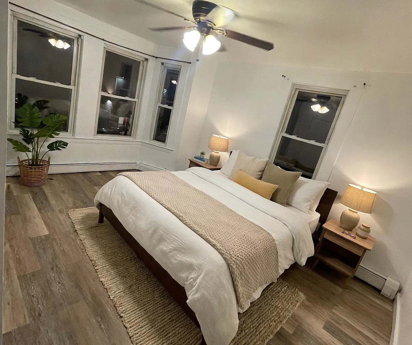 2 bed, 695 sqft, $2,100 — Photo 4